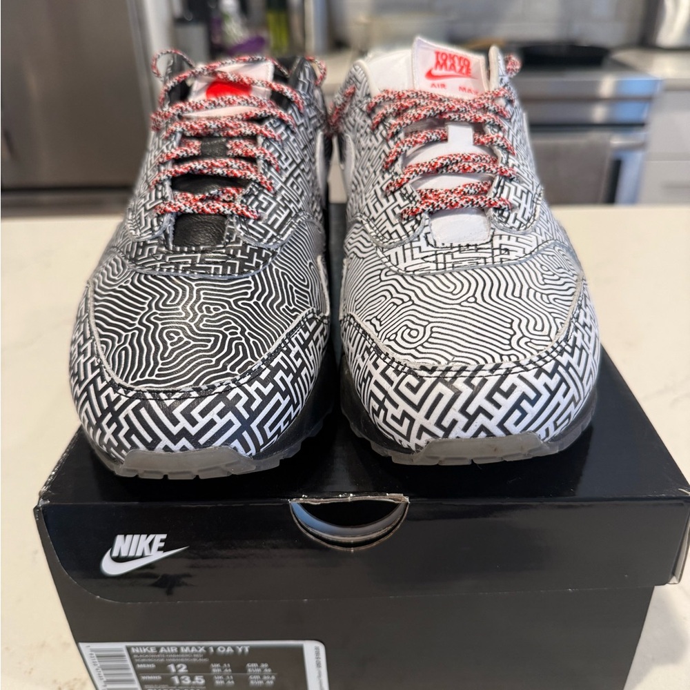 Nike Tokyo Maze sneakers